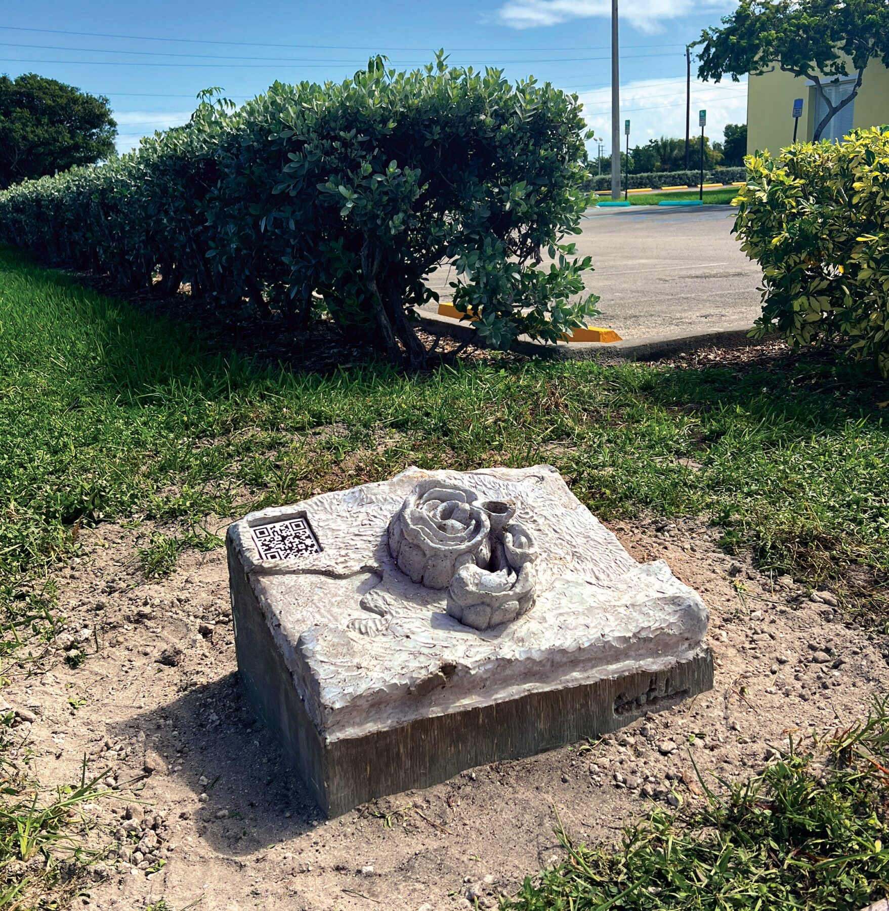 Xavier Cortada, Underwater Elevation Sculpture (Hard Positive), 2023, sustainable concrete.