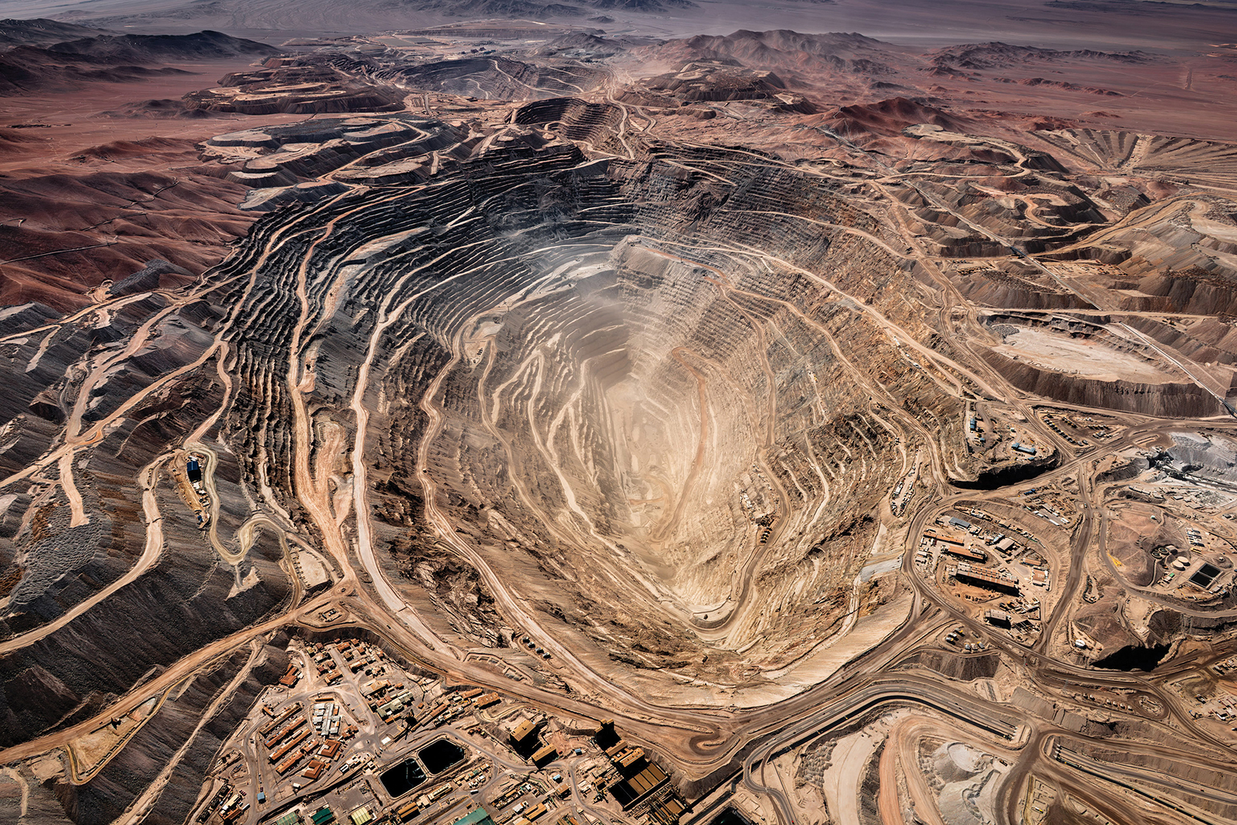 Jamey Stillings, Mina Chuquicamata, open-pit copper mine, Antofagasta Region, Chile, 2017, dye-sublimation print on aluminum, 30 x 40 inches.